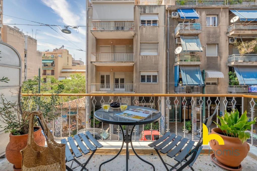 Chic Retreat Near Acropolis, Metro & Moma!